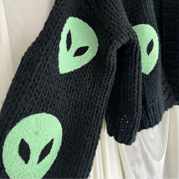 LALA ORIGINAL: Visionary Hand Knit Alien Cardigan - Picture 2 of 4
